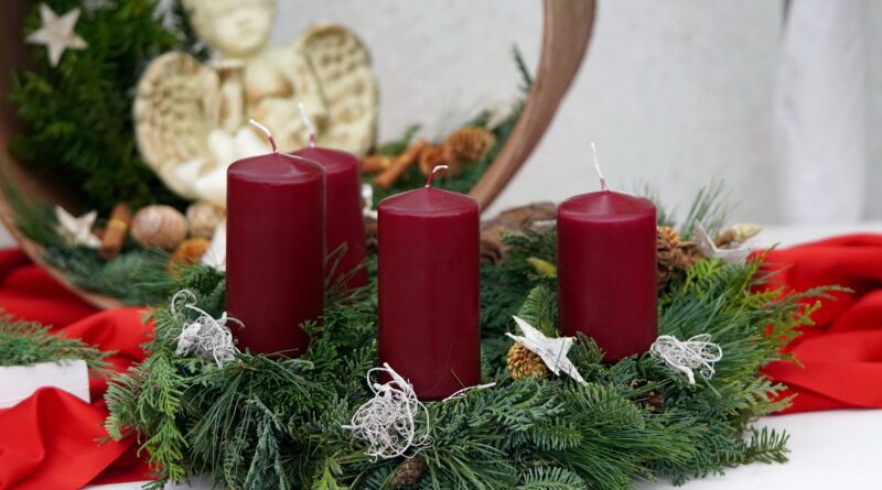 Adventskränze gestalten mit der Kolpingsfamilie